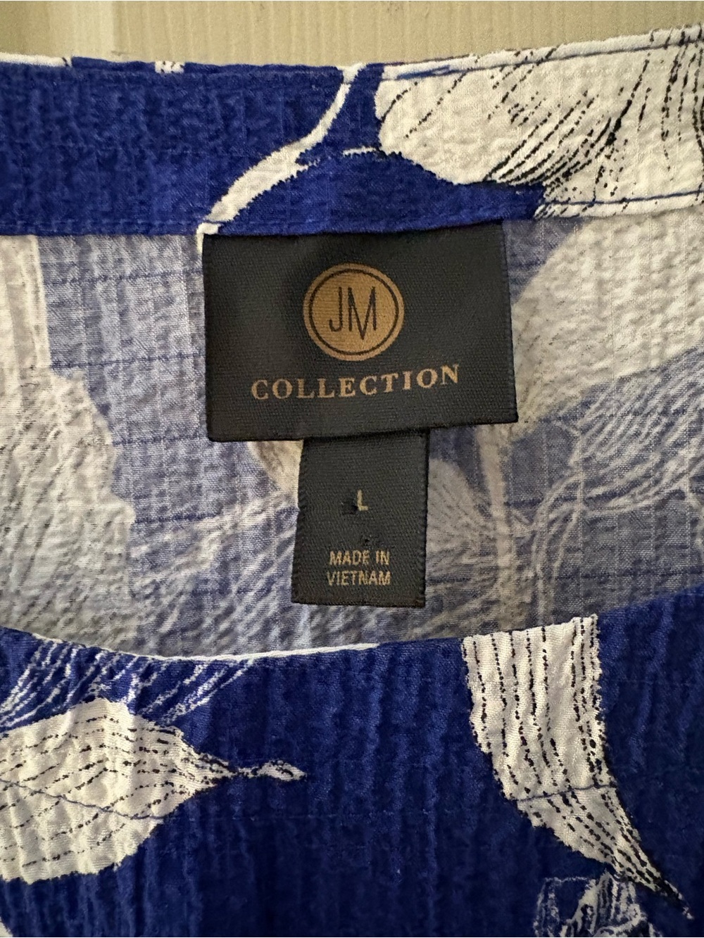 JM Collection Size Large Blue & White Floral Women's Blouse with Bell Sleeves - Picture 3 of 5
